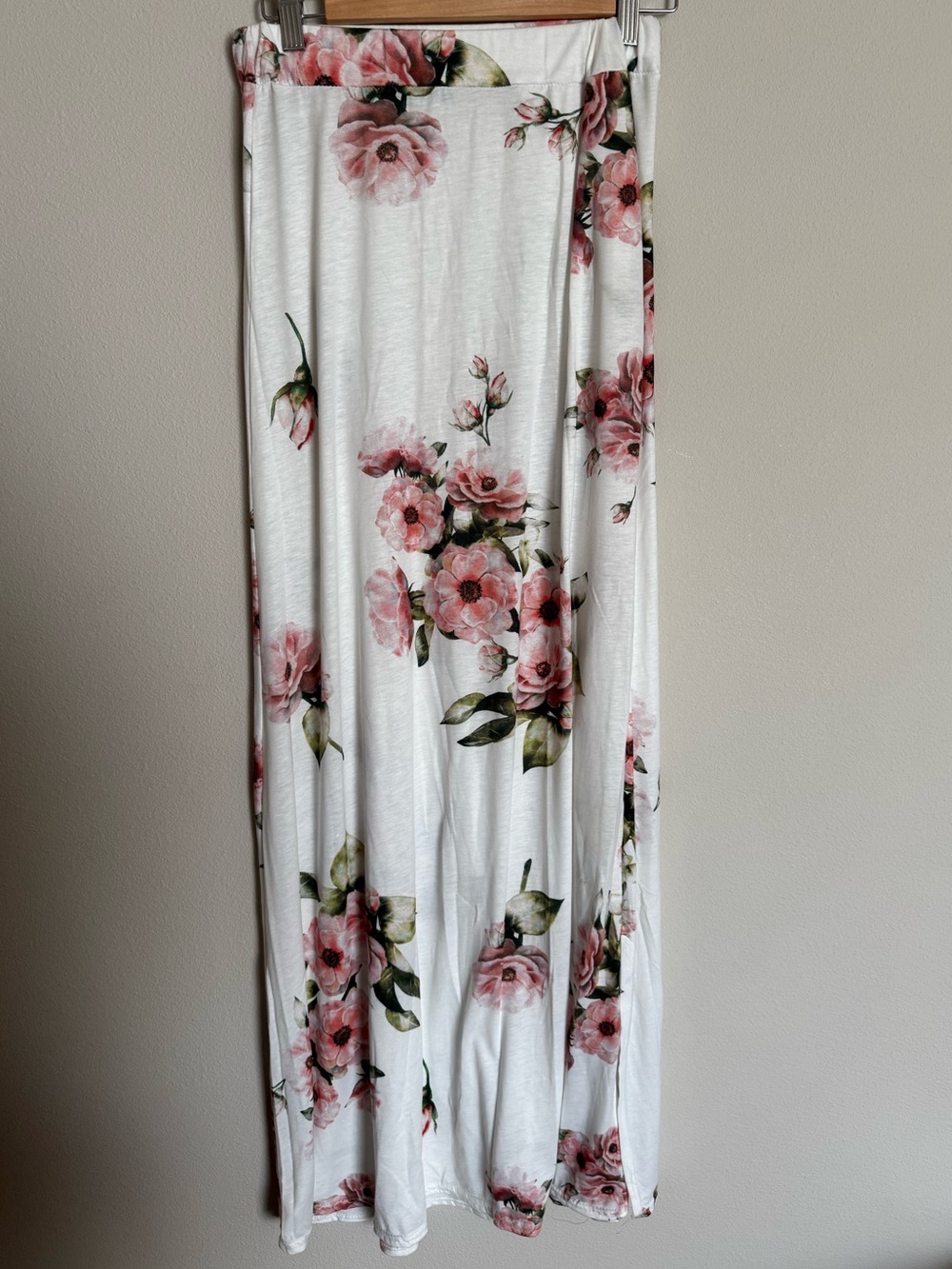 PrettyLittleThing White Maxi Skirt with Pink Rose Print